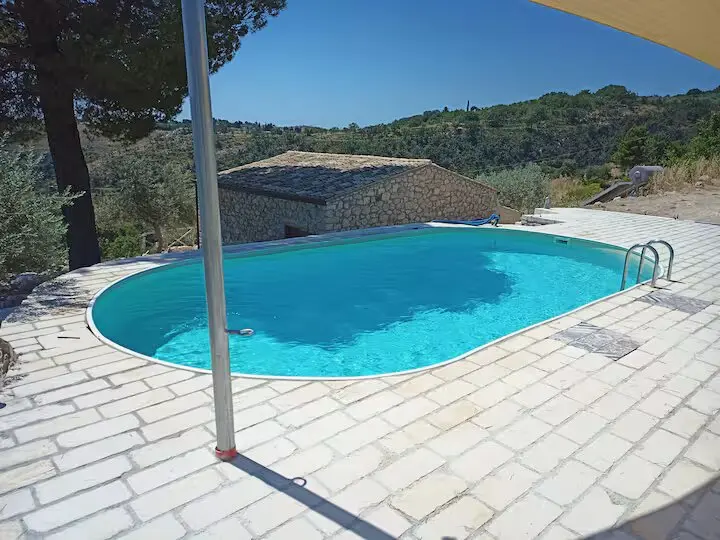Casa Ulivo mit Terrasse und Blick in den Olivenhain